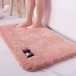 Grand tapis salle de bain rose